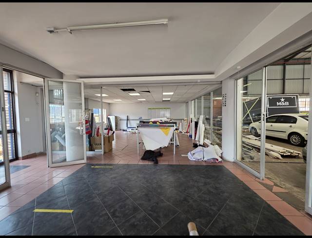 3,578M² WAREHOUSE TO LET IN BOOYSENS